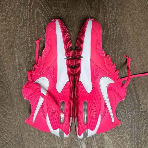 Nike Women's Air Max
Excee Casual Sneaker Size 9 Pink Tennis Shoe - Picture 4 of 14